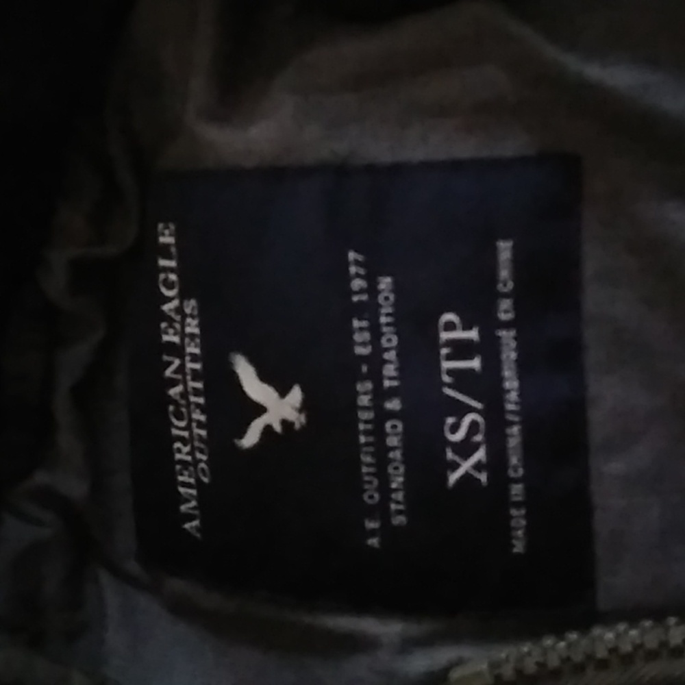 American Eagle Outfitters Camo Puffer Vest - Picture 9 of 10
